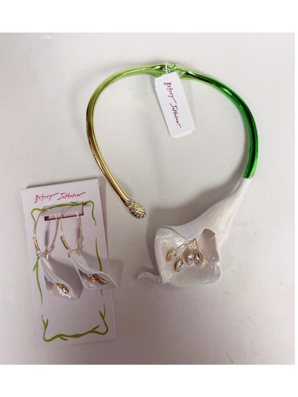 Betsey Johnson White Gold Floral Earring  Necklace 2 Pc Set Calla Lily NWT